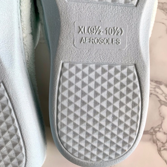 3/$45 ⭐️ AEROSOLES Ice Blue Velour Slippers SIZE X-Large (9.5-10.5) - Picture 6 of 8